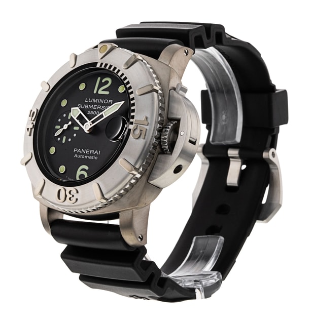 Panerai Luminor Submersible PAM00285 Image 2